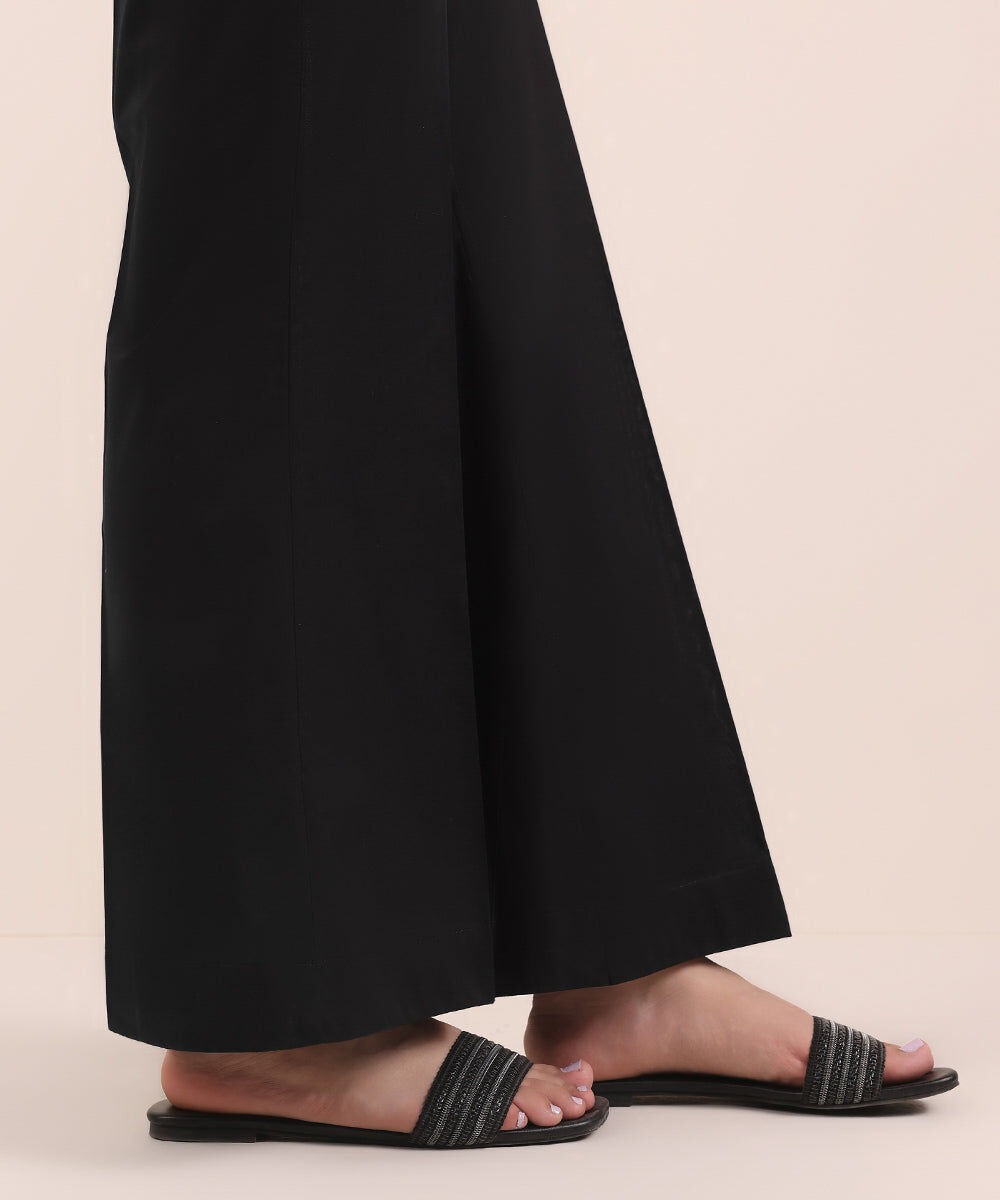 ATM26201 | Solid Cotton Boot-Cut Pant