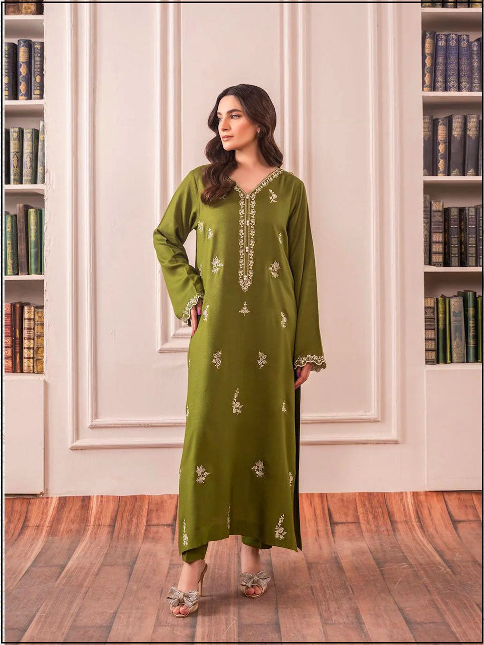 ATM26107 | Batik Designer Luxury Lawn Suit