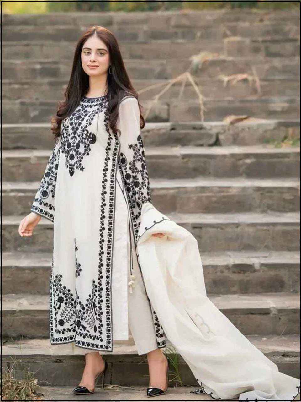 ATM26105 | Asim Jofa - 3PC EMBROIDERED LUXURY LAWN Readymade SUIT