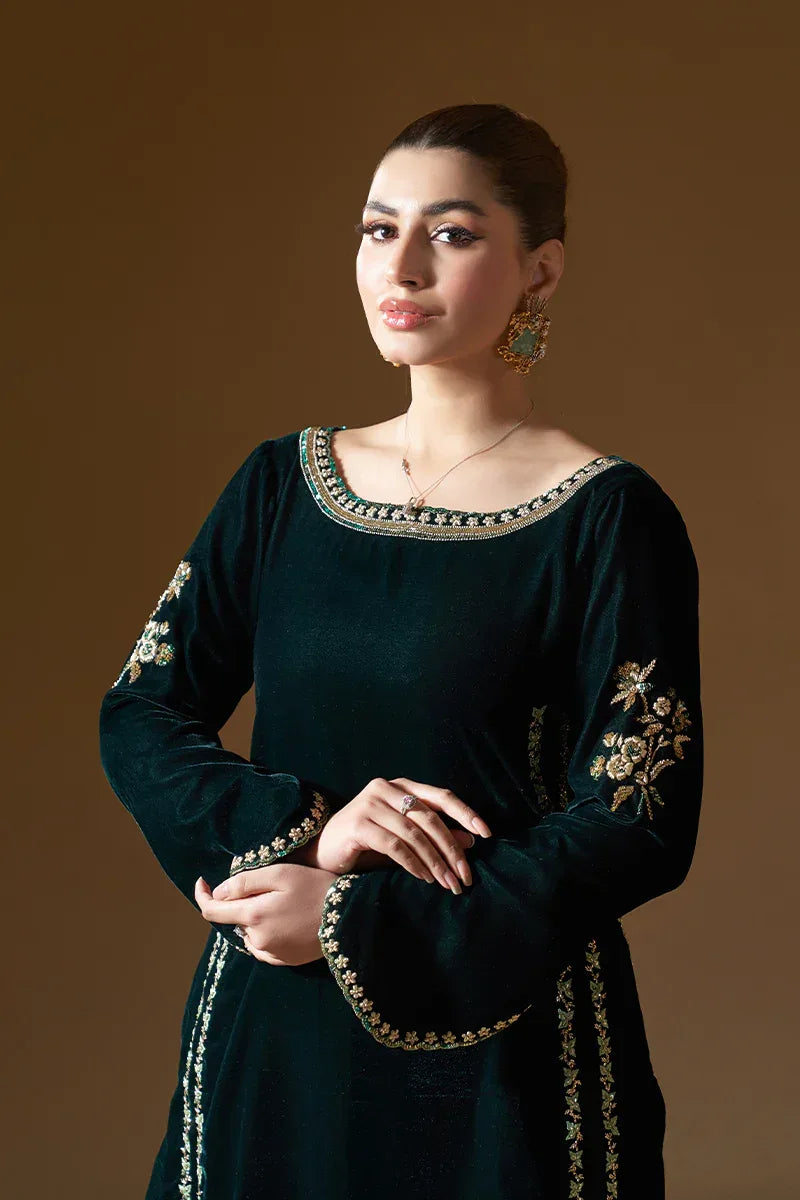 ATM26148 | Pakistani Designer Ready To Wear Velvet 3 Piece Suit