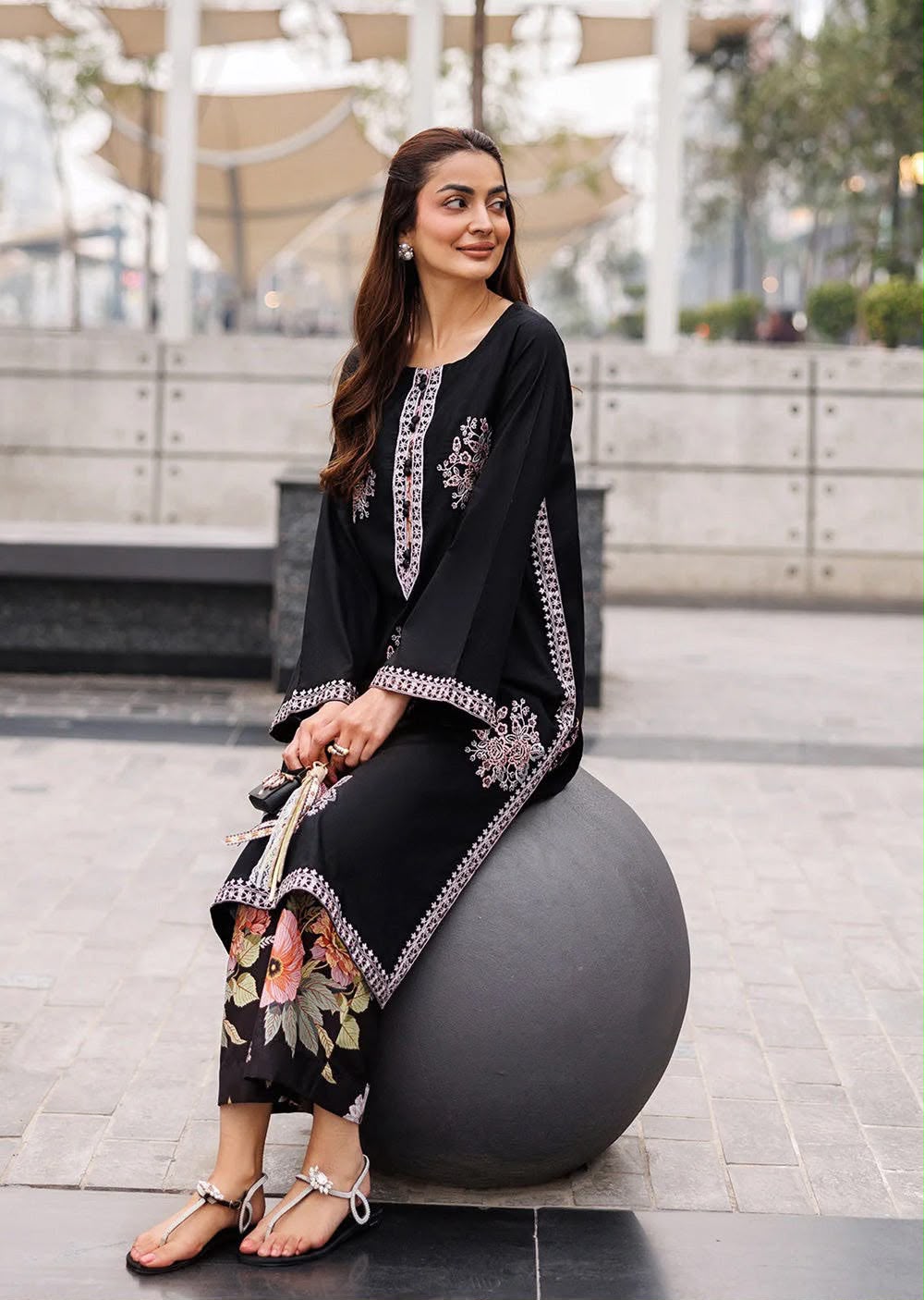 Black Dhanak 2-Piece Heavy Embroidered Suit with Digital Print Karandi Trouser – Winter 2026