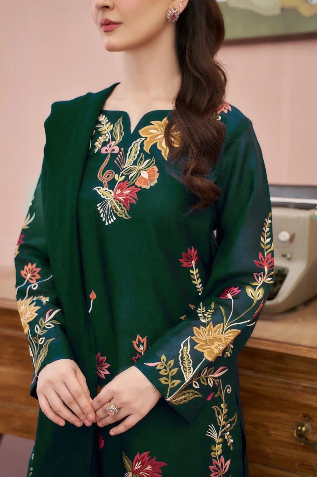 Pakistani Green Dhanak Embroidered 2 Piece Shalwar Kameez Unstitched Suit