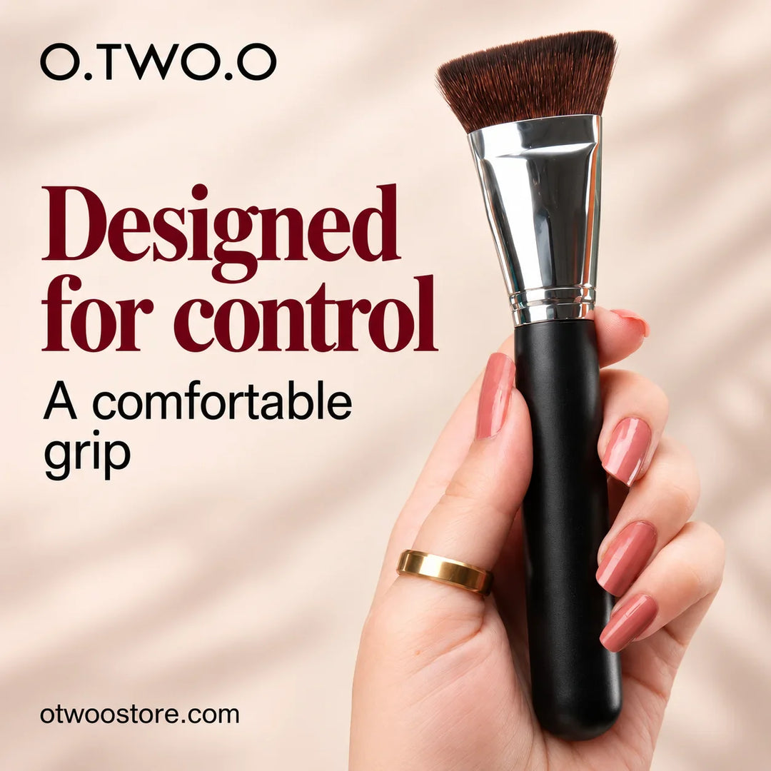 O.TWO.O Foundation brush